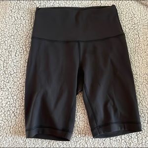 SOLD Lululemon Wunder Train Biker Shorts 8”